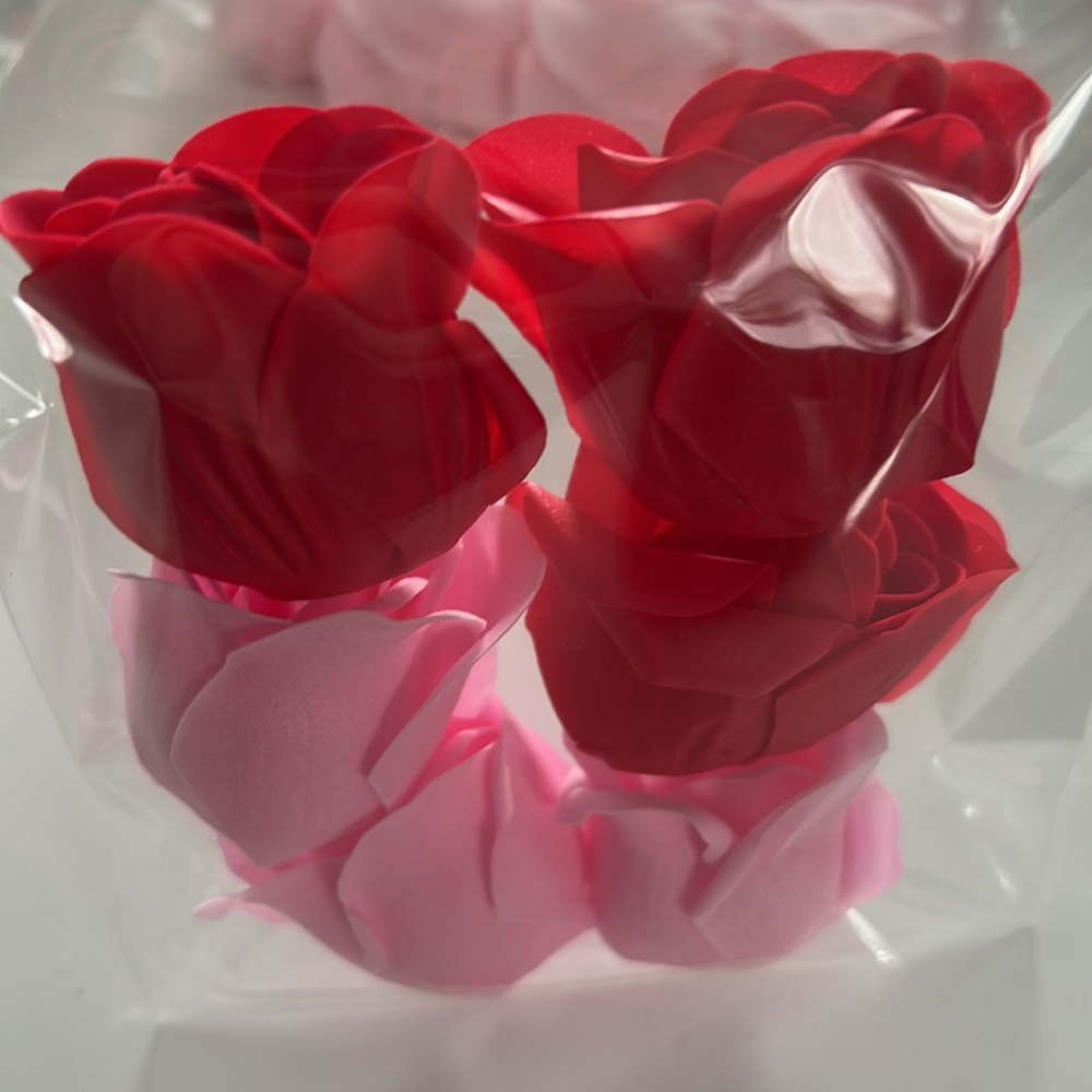 6 pieces Roses Soaps for Your Bath Or Soap Holder (2 colors)